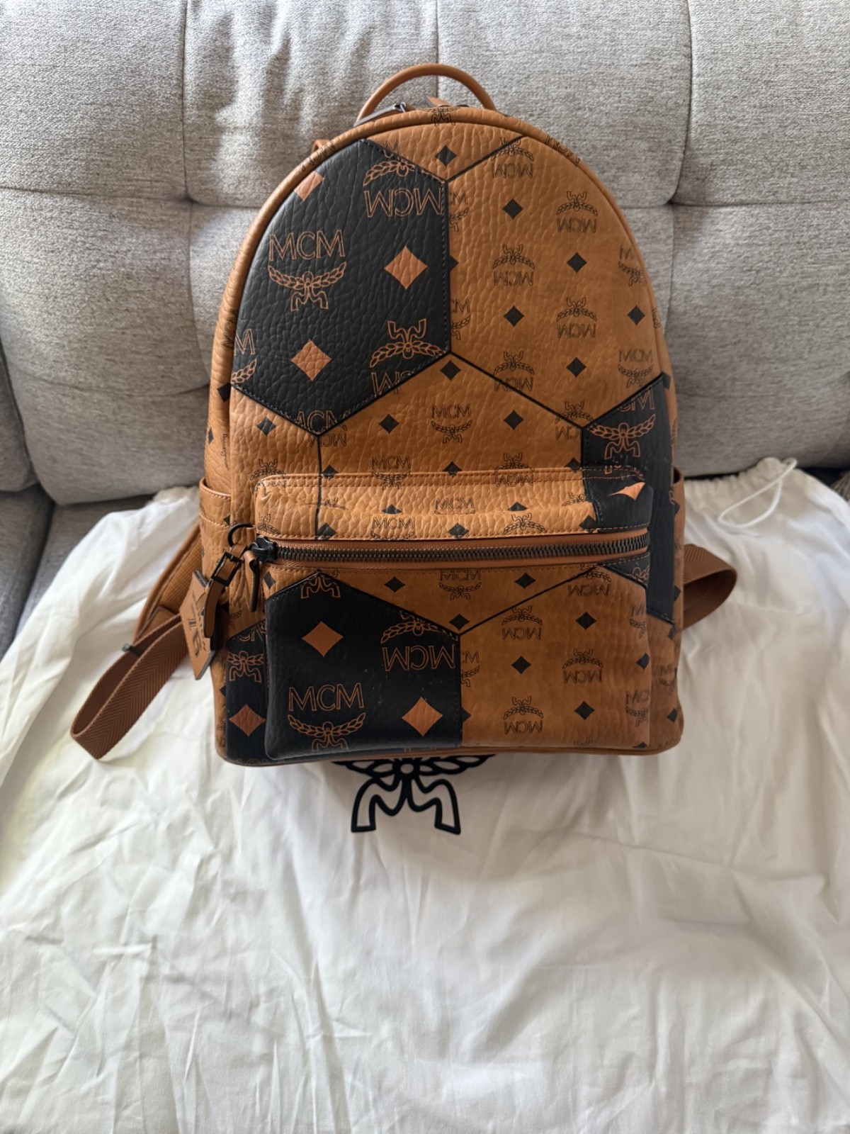 NEW MCM Stark Euro Cup Medium Backpack Cognac Black Visetos NWT Dust Bag