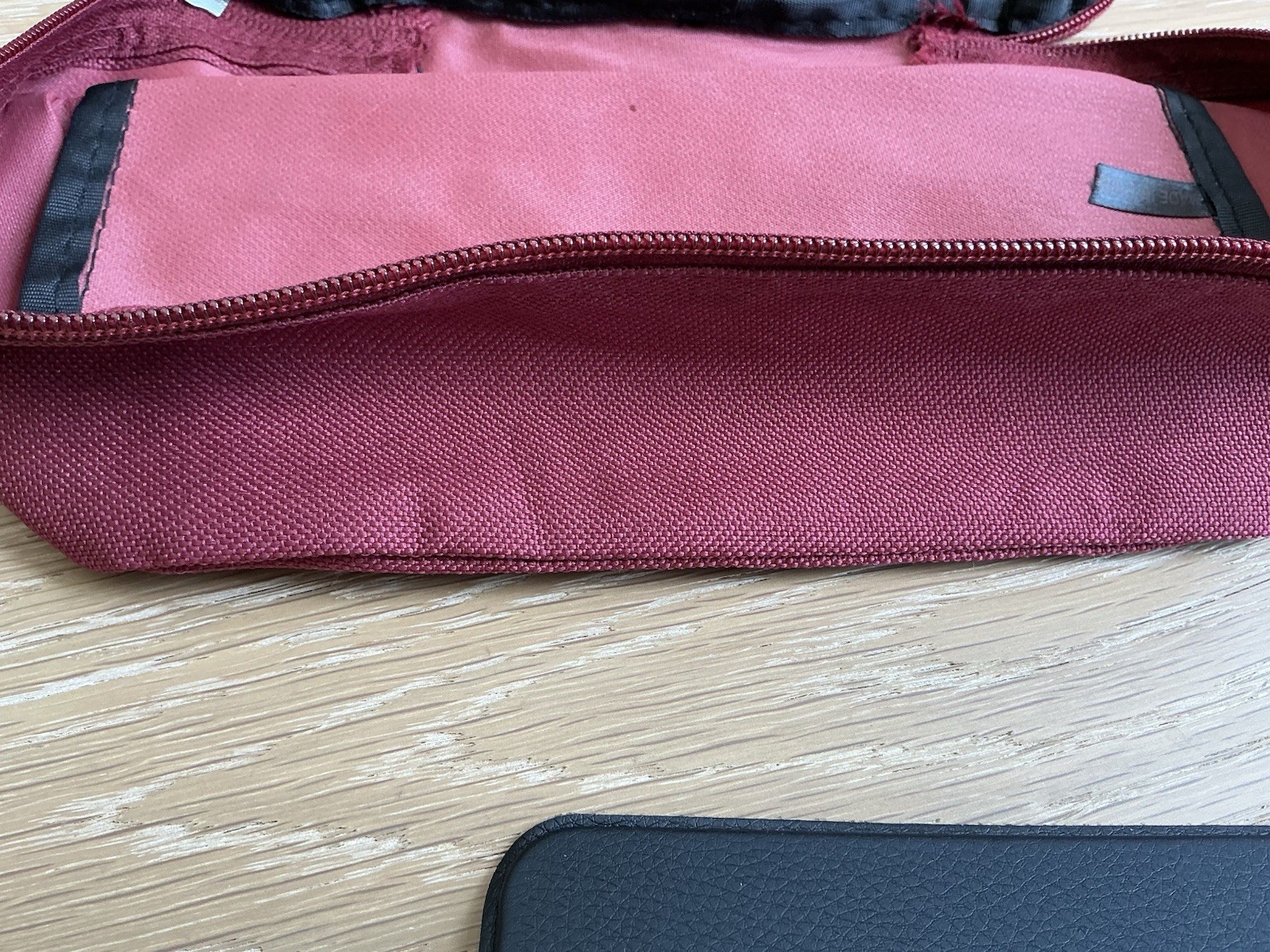 SAMSONITE TOILETRY BAG MAKEUP TRAVEL JEWELRY Burgundy Red ZIP BAG MESH POUCH