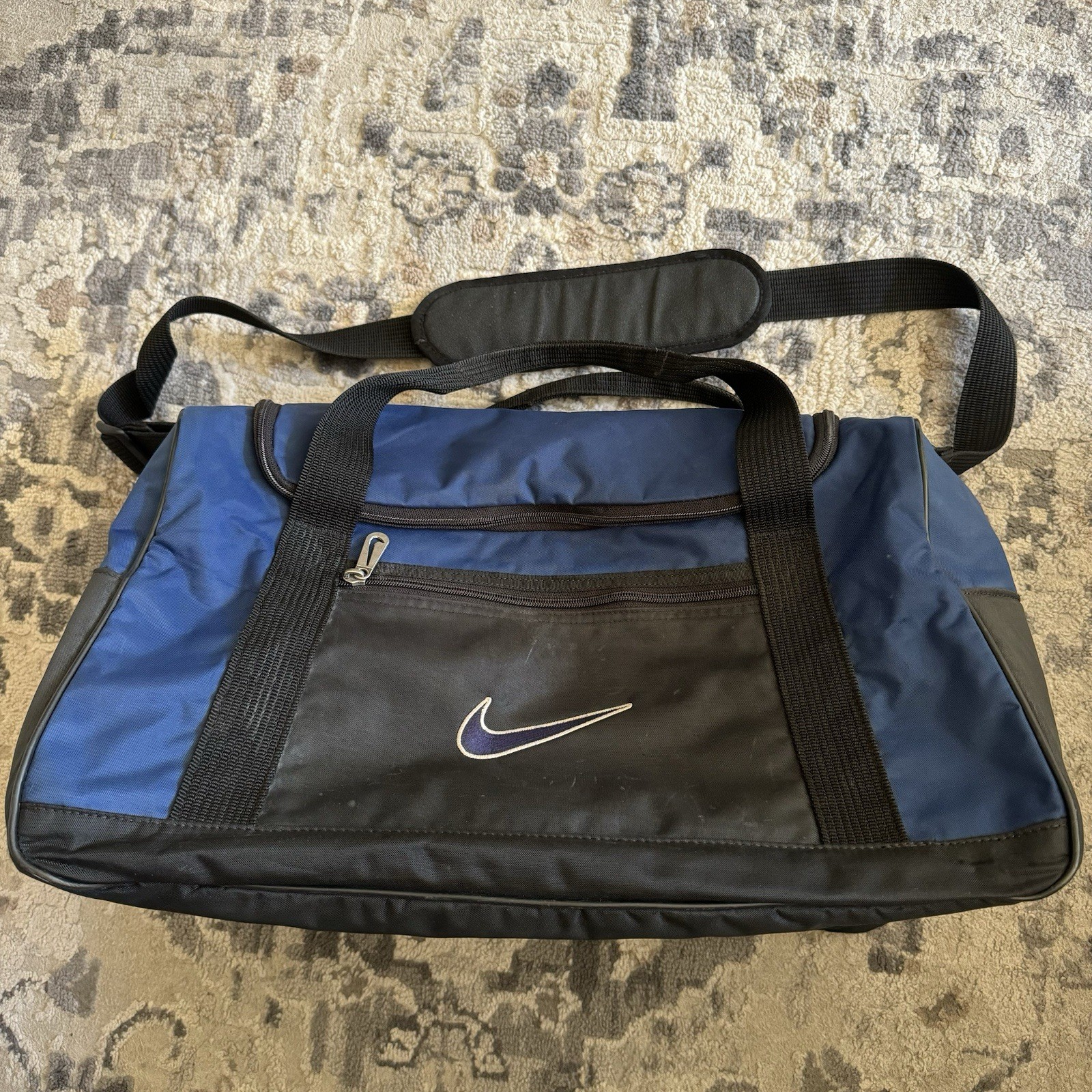 Nike Gym Duffel Bag Vintage 90s Y2K Blue Black Medium 18’ Embroidered Logo