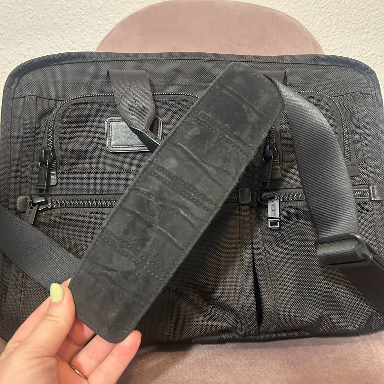 TUMI Alpha 2 T-Pass Medium Screen Laptop Brief Laptop Briefcase Bag Carry On