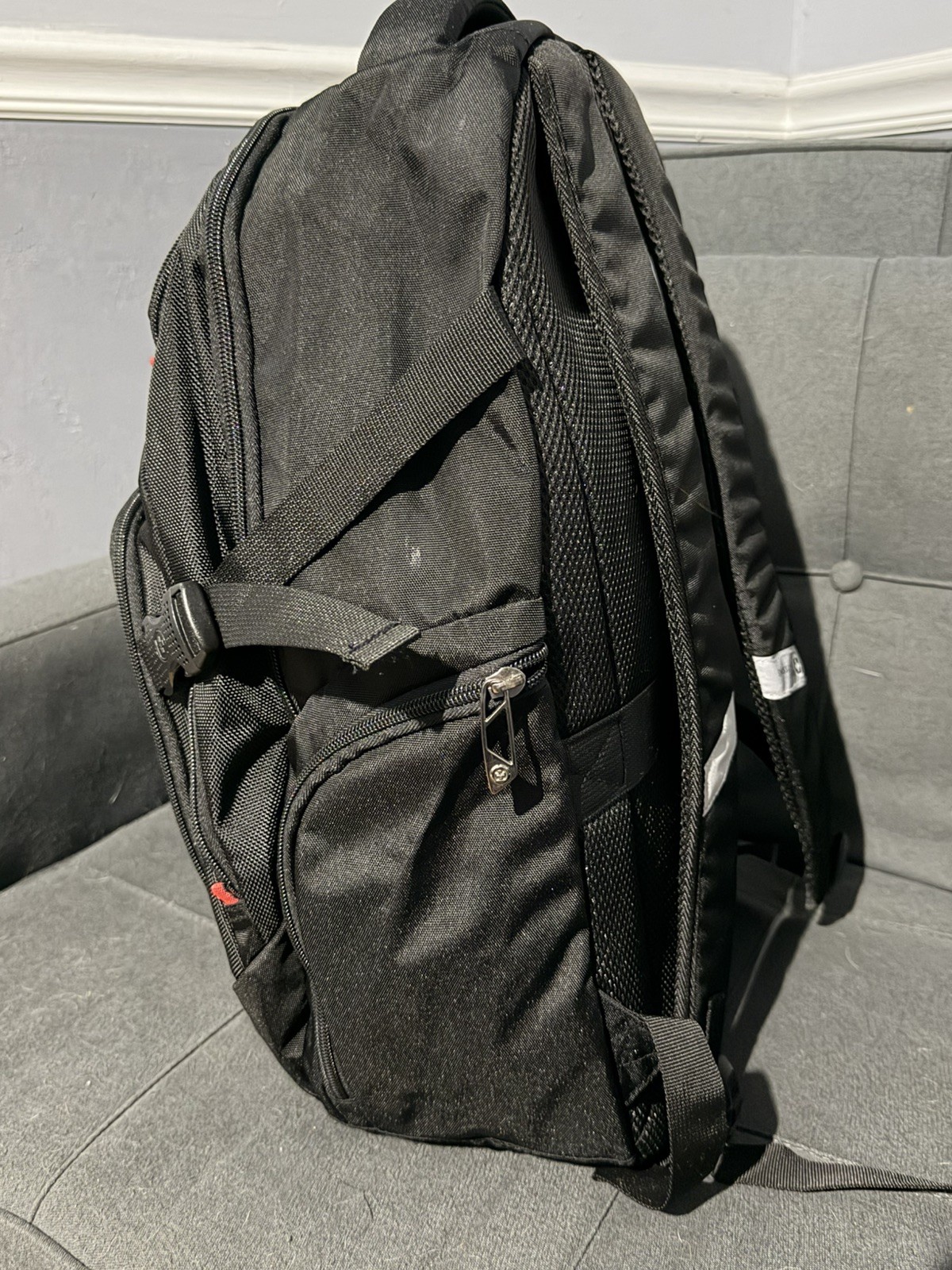 Swissdigital Design – Belp Backpack – red and Black