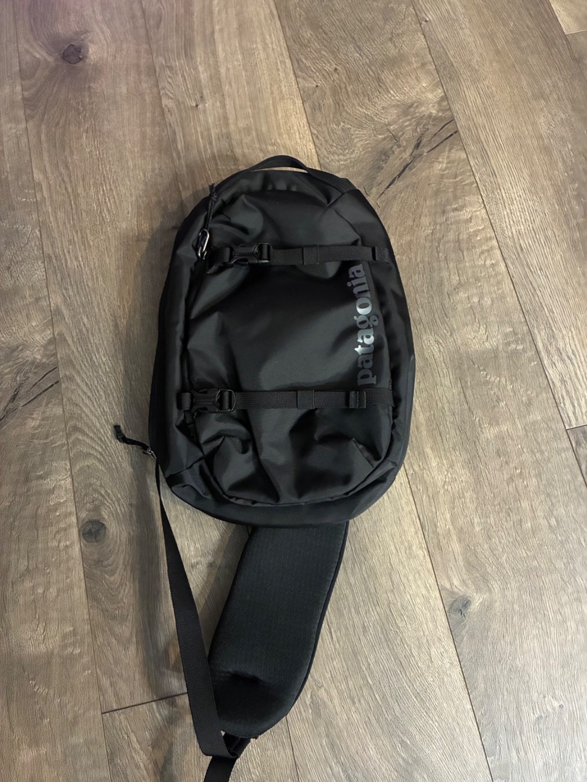 patagonia atom 8l black sling crossbody bag new