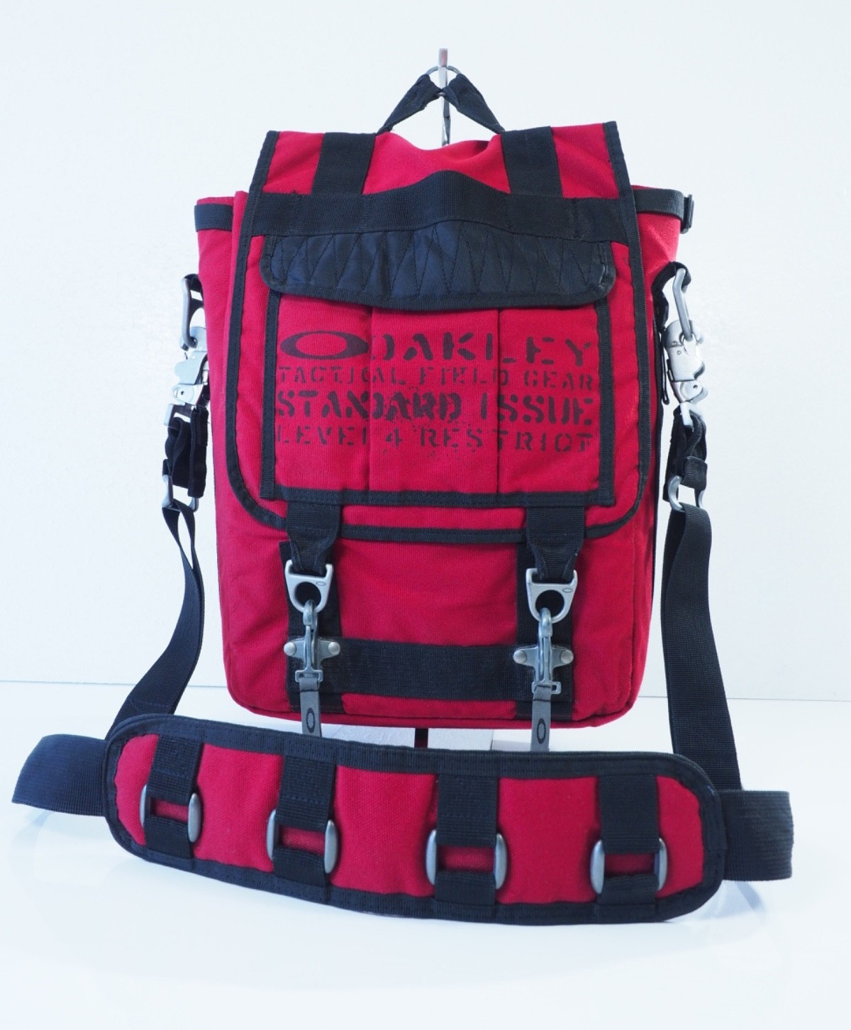 Oakley SI Tactical Field Gear Vertical Large Crossbody Laptop Bag Red & Black