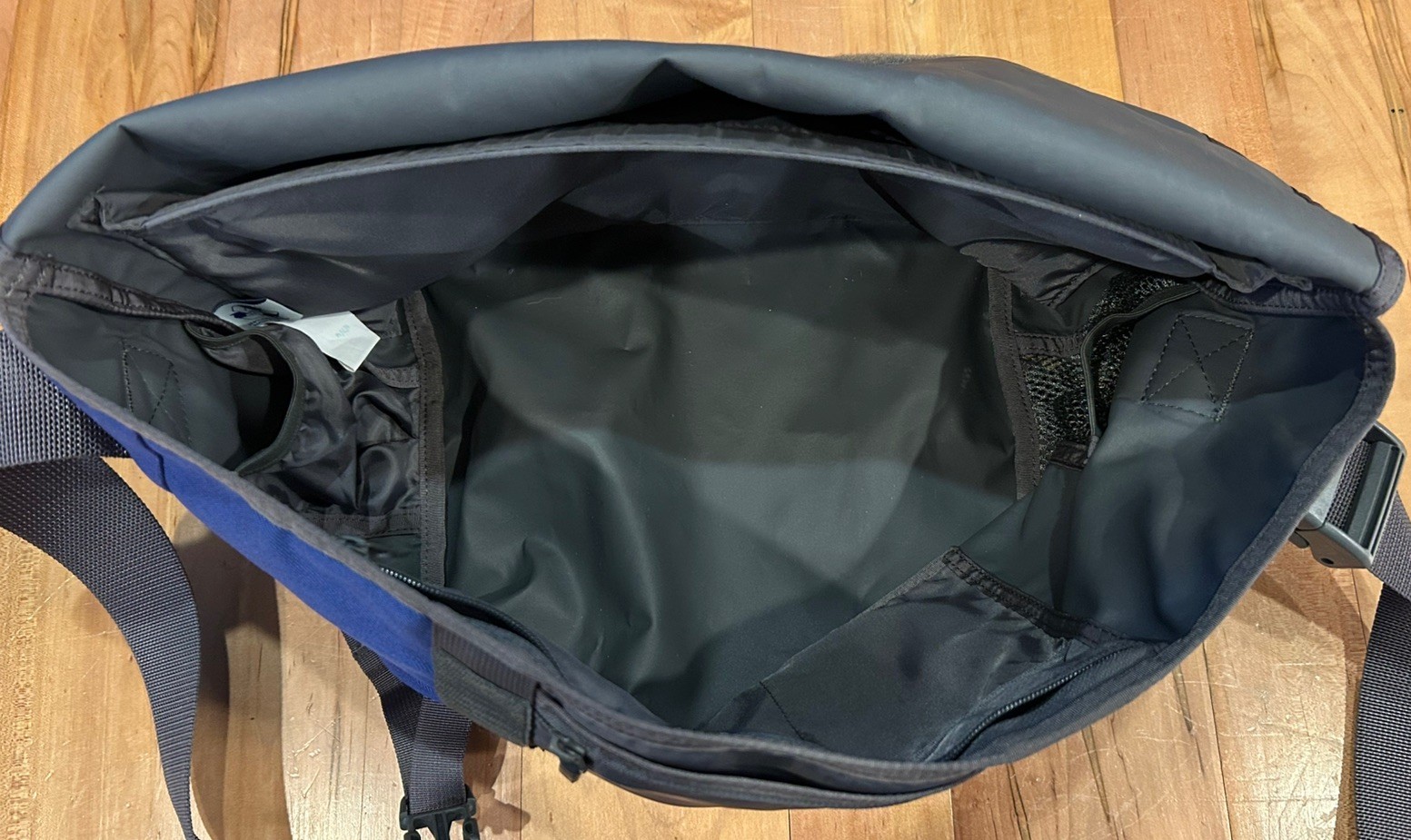 Timbuk2 Classic Medium Messenger Bag KDF15 Ballistic Nylon Indigo