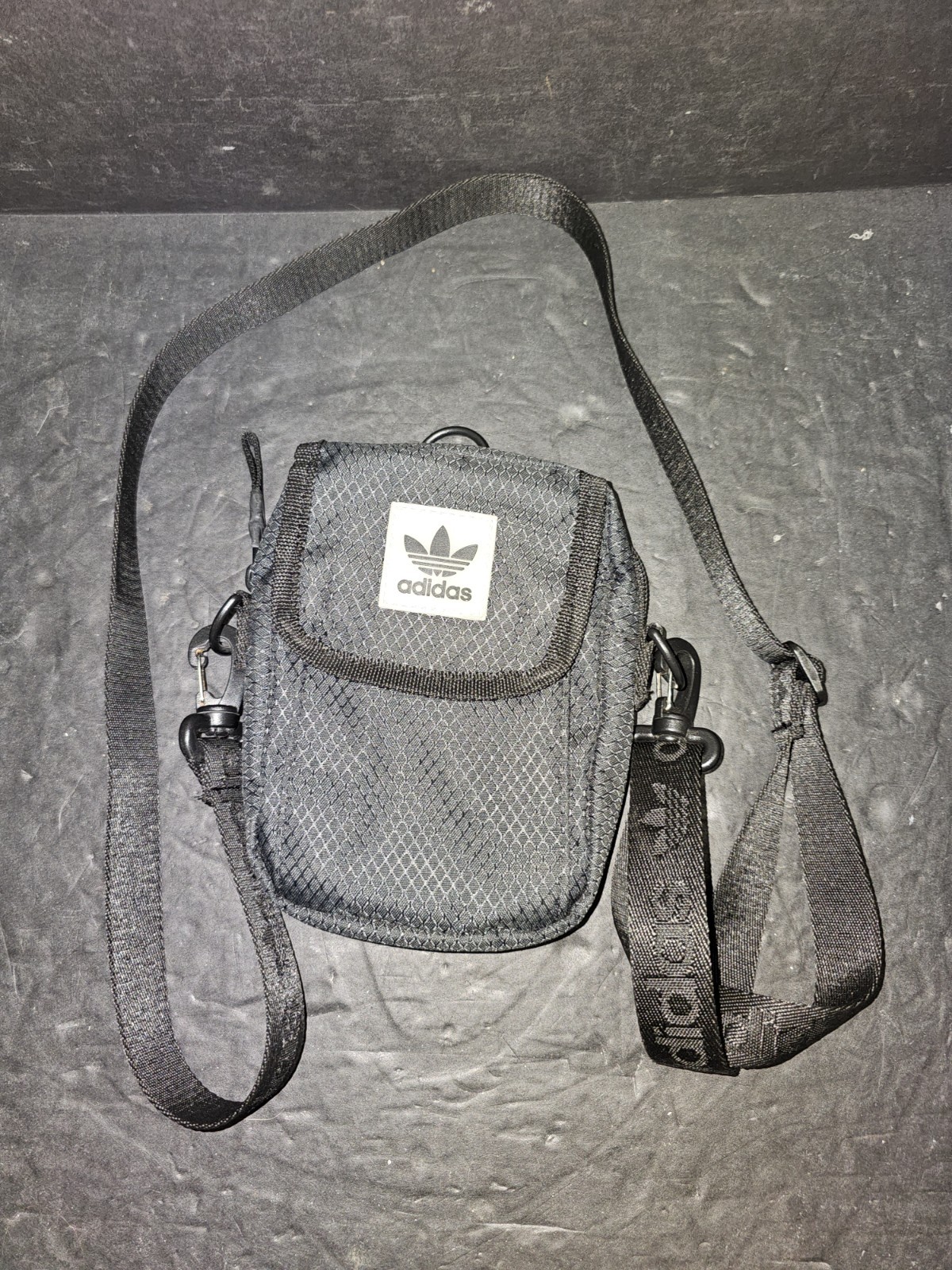 Adidas Alliance II Sackpack Drawstring Sling Bag Zipper Pockets & Crossbody Bag