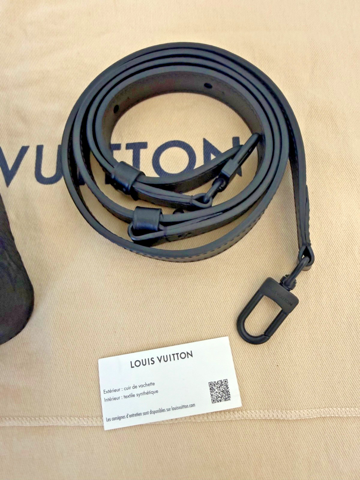 Louis Vuitton S-Lock Vertical Wearable Wallet Side Bag – Taurillon Monogram