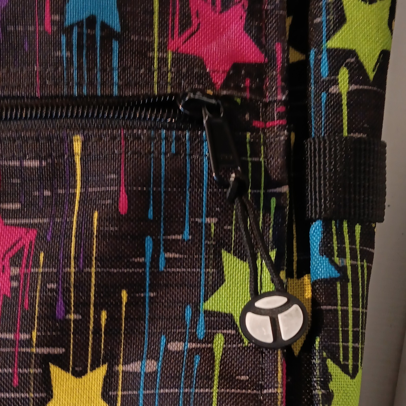 Yak Pak Black Messenger Bag Multicolor Star Print Zip/Buckle Medium Adj Strap