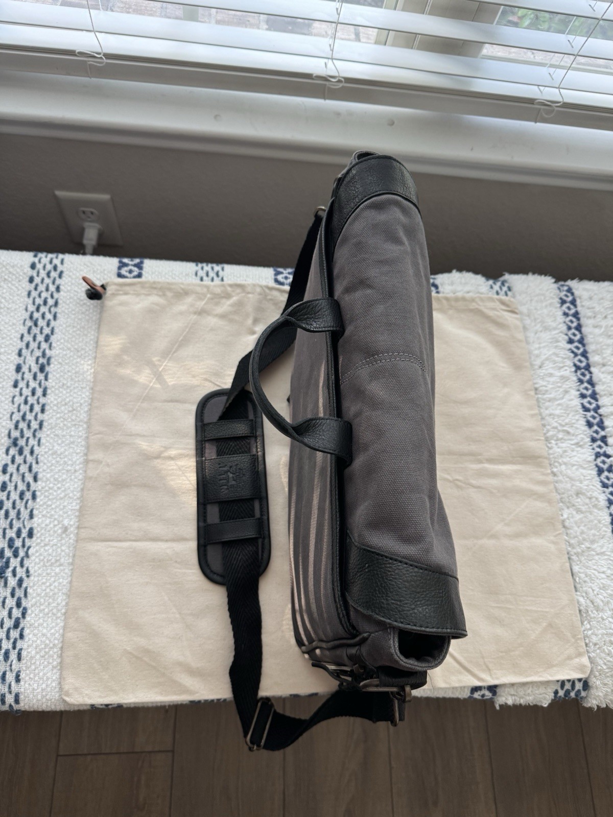Will Leather Goods Commuter Collection Slim Messenger Bag
