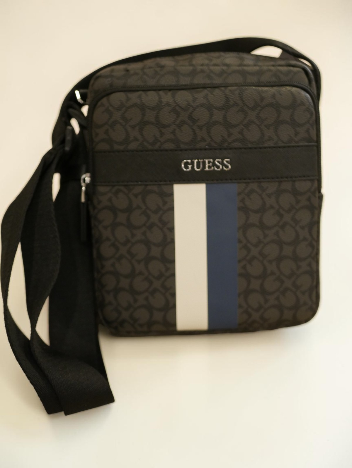 NEW WT Guess UNISEX Men Women Coal black Insignia Crossbody TURI Bag Purse