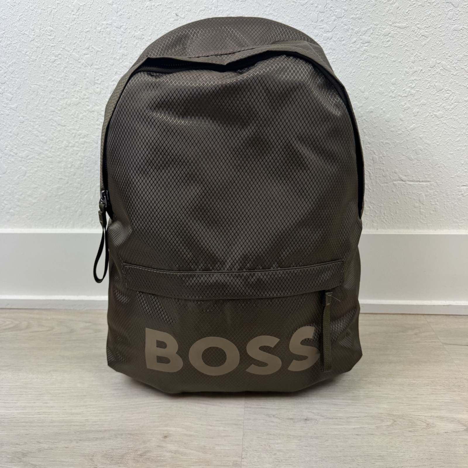 Hugo BOSS Backpack Olive Green Ripstop Laptop Sleeve 17″ NWT Designer Bag Pixel