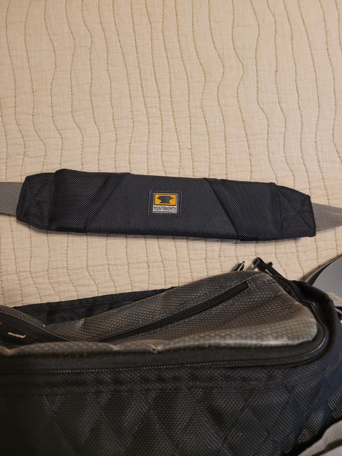 Mountainsmith Watersport Rubber Bottom Zip Top Tote Adventure Hiking