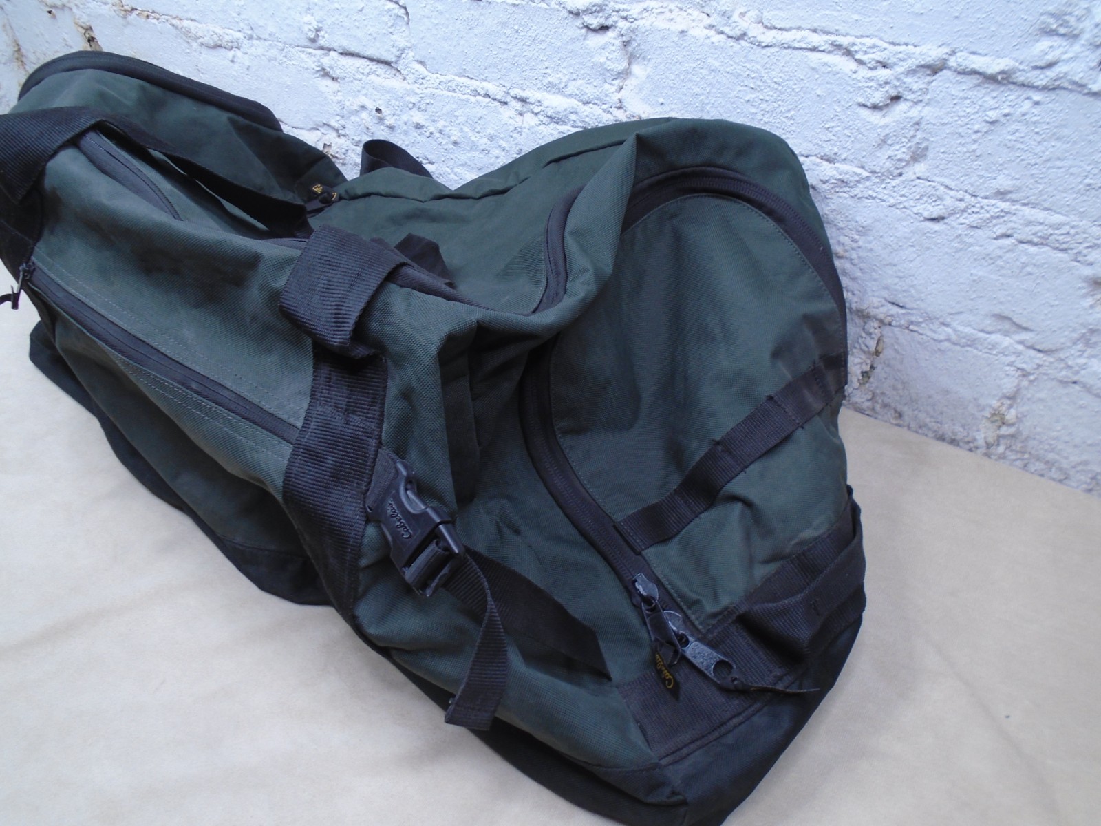 Cabela’s 34 Inch Large Duffle Bag, Green Black Travel Hunting Outdoors