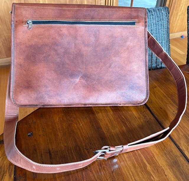 New Carbon 2 Cobalt Leather Laptop Messenger Bag Carryall $119