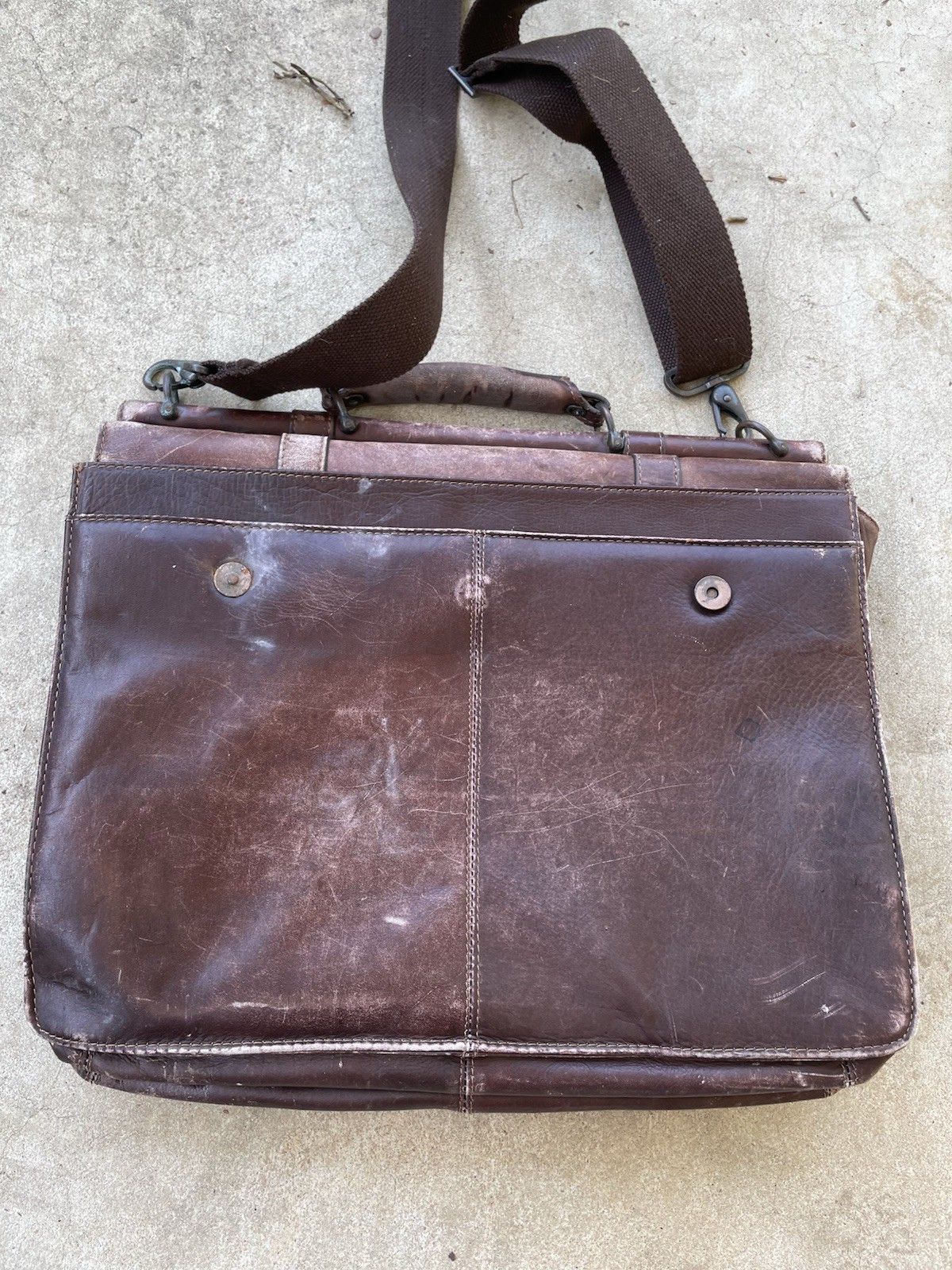 Kenneth Cole Reaction Full-Grain Leather Briefcase Worn, A Bit Distressed