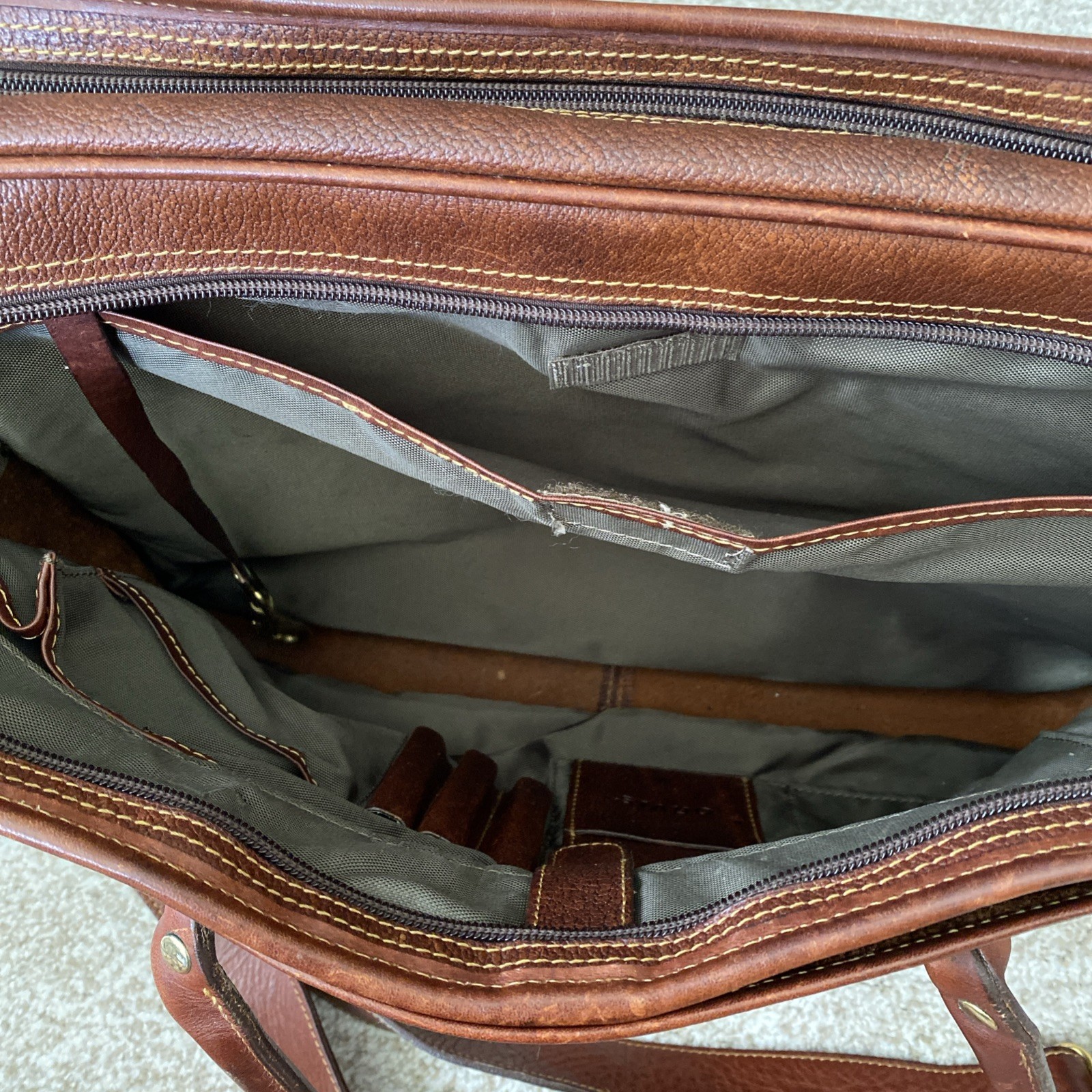 Vtg 2006 Orvis Leather Briefcase with Tag Brown Messenger Bag Computer Traveler