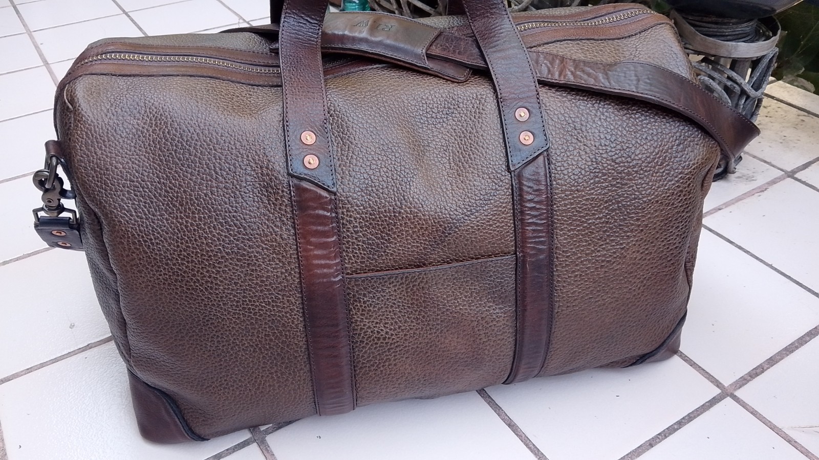 MISSION MERCANTILE Pebbled Leather 21″ Duffle Bag. BEAUTIFUL BAG !! Unused Cond.
