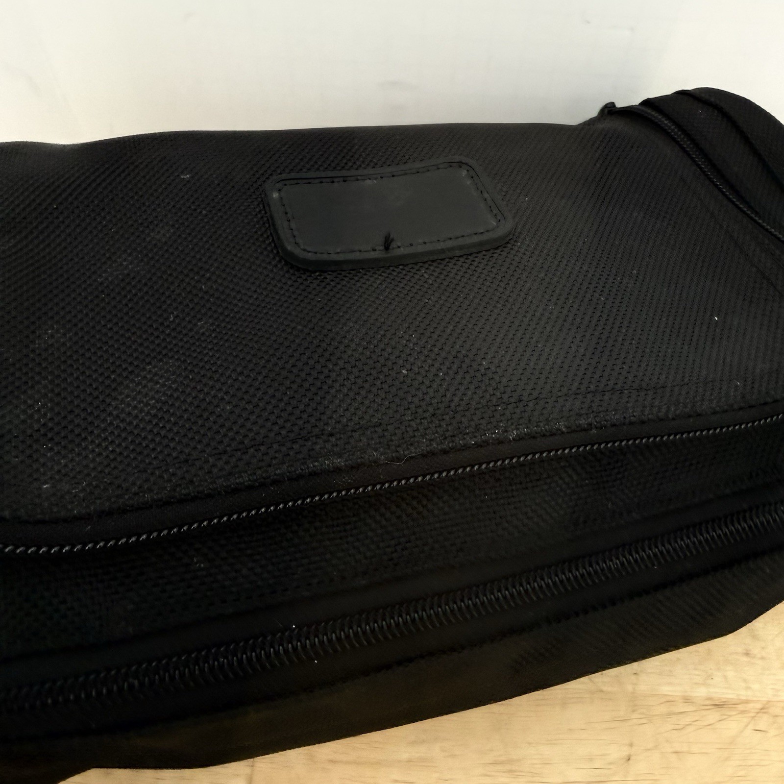 Tumi 290D3 Alpha Hanging Travel Toiletry Bag Black 10″X6″