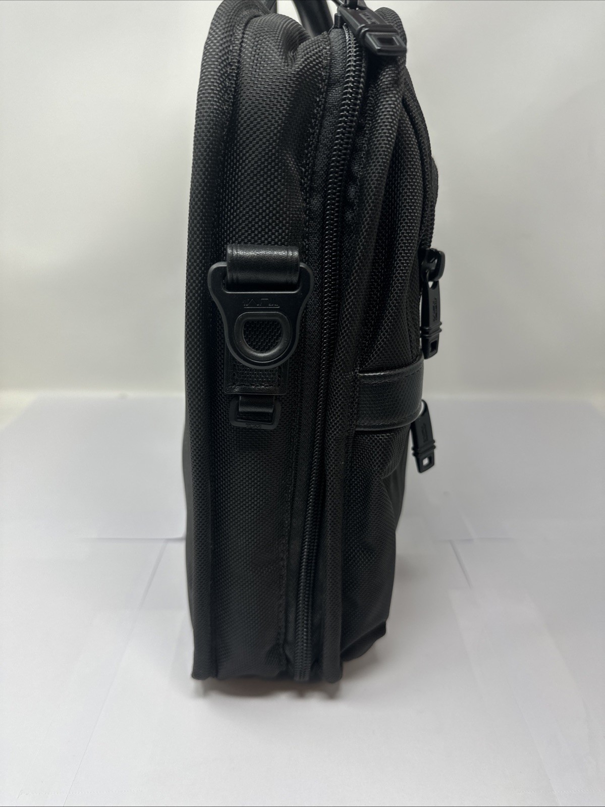 TUMI Alpha 2 T-Pass Medium Screen Briefcase Laptop Bag Nylon MODEL 26516D2