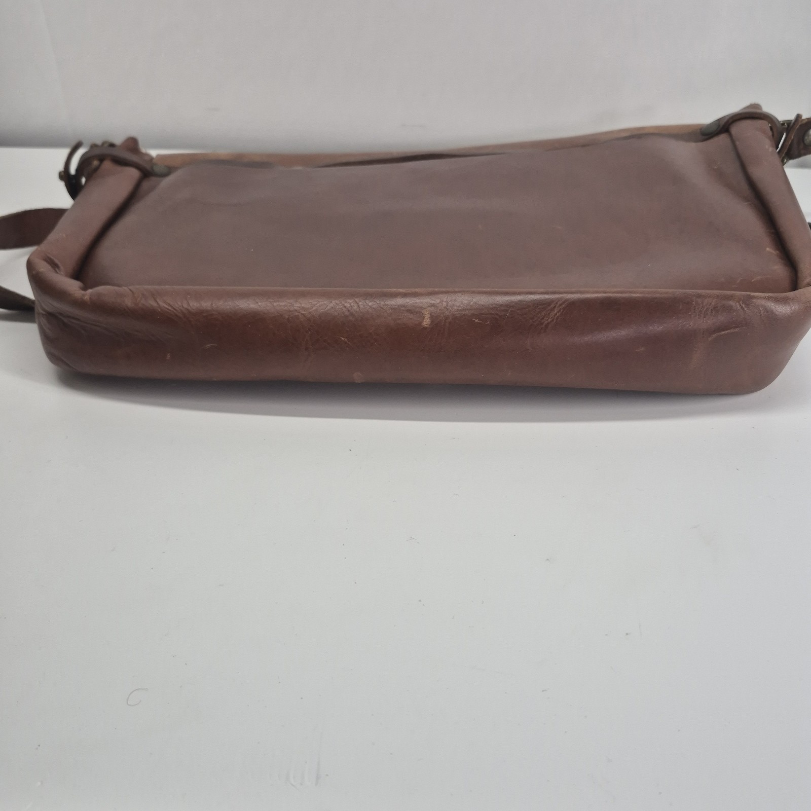 Whipping Post WP Standard Large Leather Brown Distressed Messenger Bag