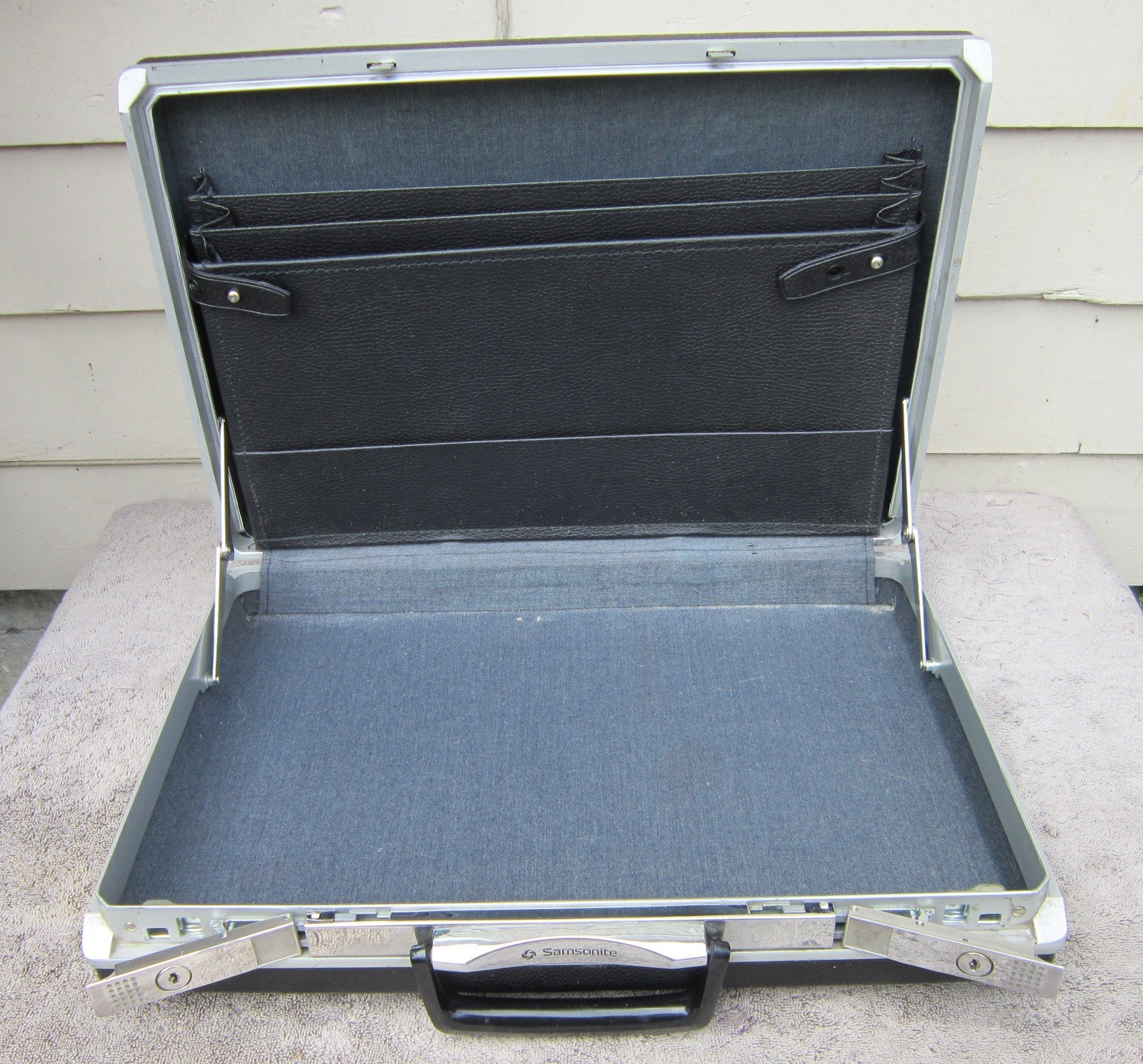 Vintage SAMSONITE BRIEFCASE Attache Case BLACK 18″ x 13″ x 3.5″