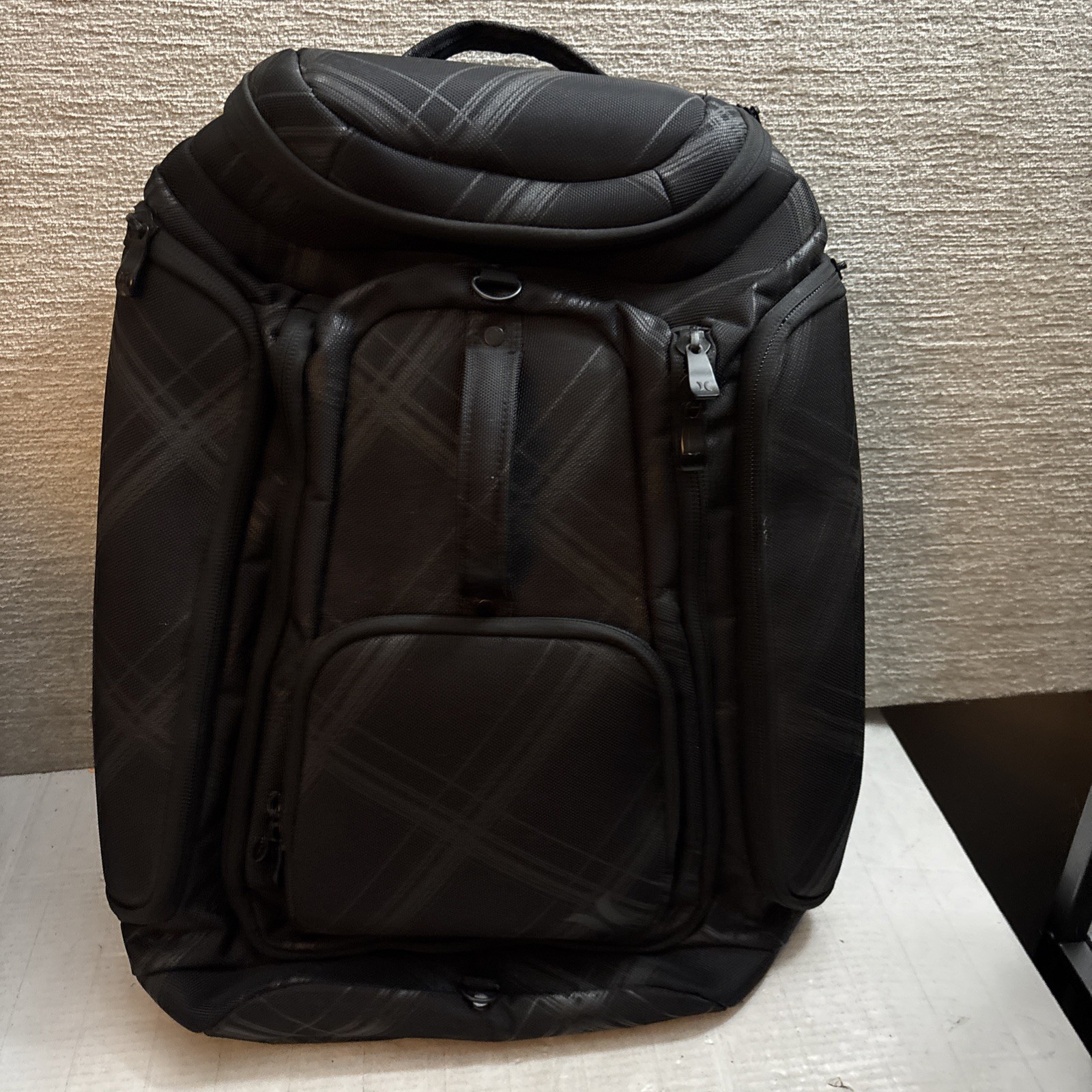 Hurley Backpack Convertible Duffel & Messenger Laptop Bag Travel Plaid Black EUC