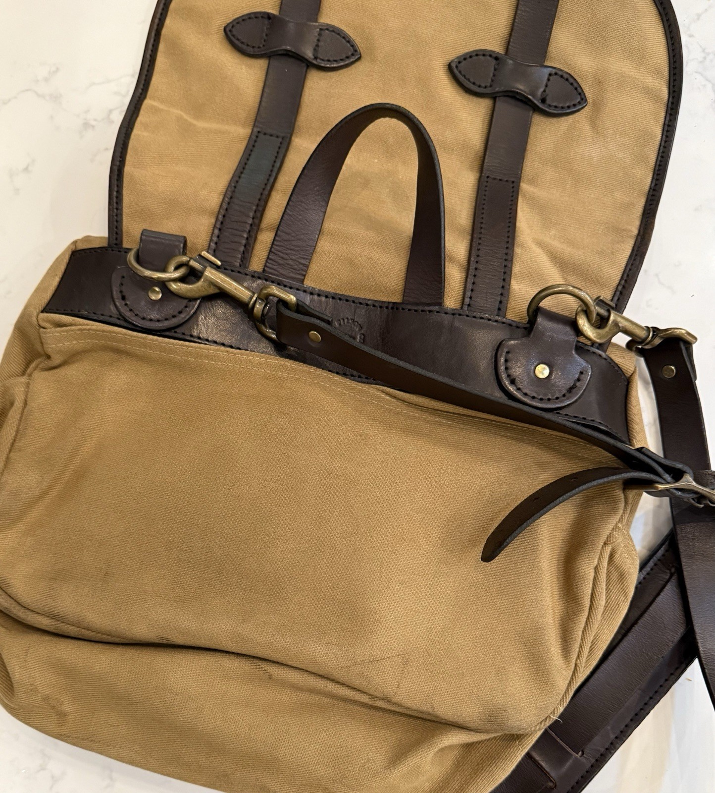 Filson Medium Rugged Twill Field Bag