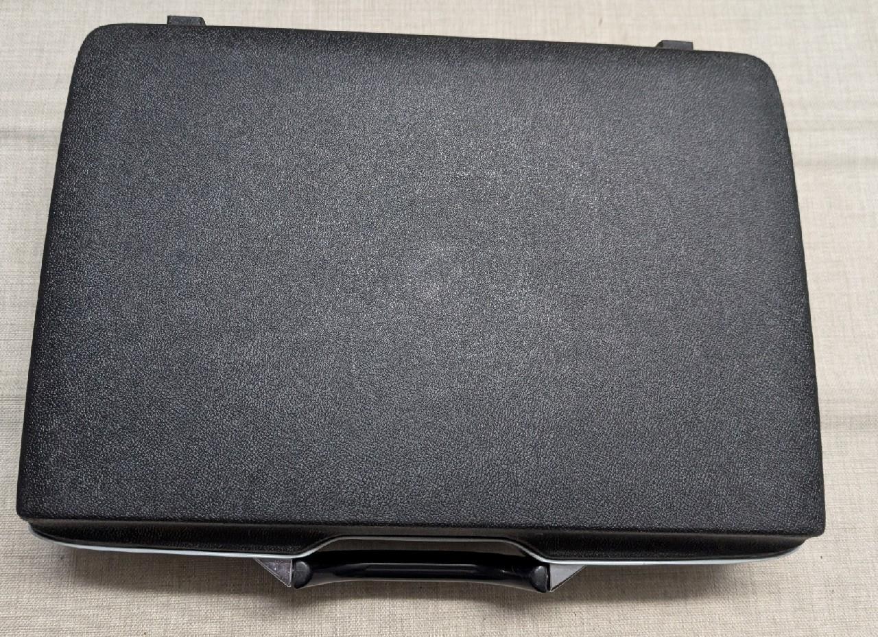 vintage SAMSONITE hard shell BRIEFCASE black 18x14x5 suitcase CARRY-ON black
