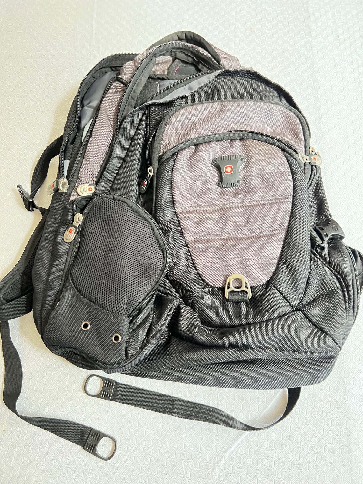 SwissGear Airflow Laptop Backpack Travel Bag Black 20×13 lots of pockets