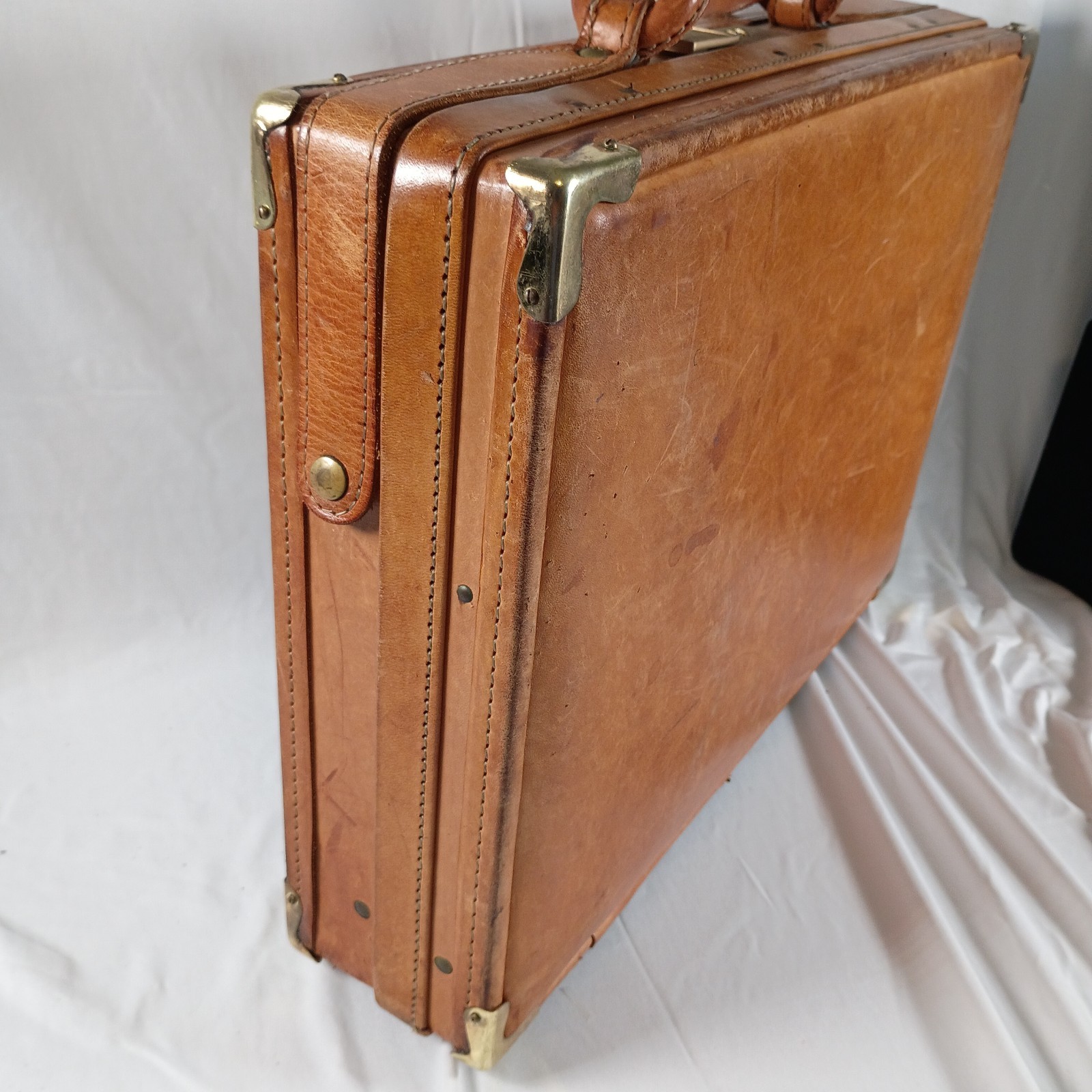 Vintage Hartmann Light Brown/Tan Leather Belted Briefcase Hard Executive