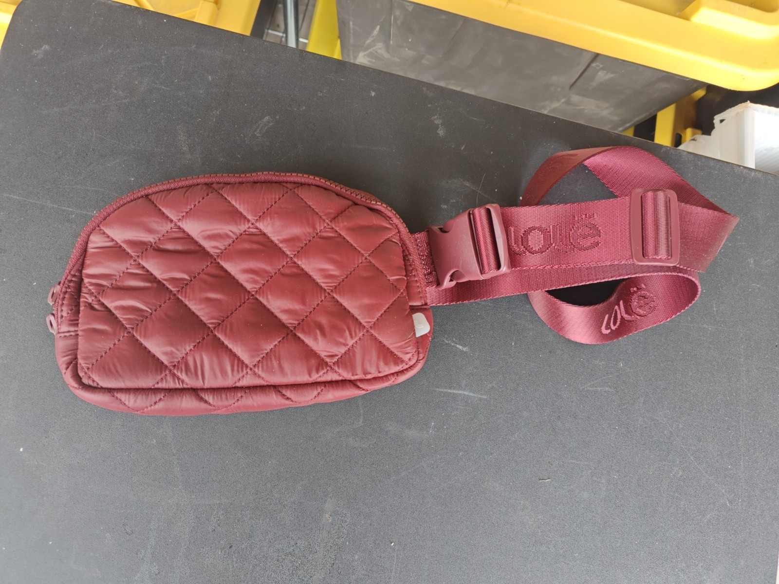 Lolë / Lole / QUILTED / Red / Nylon / New Men’s Belt – Shoulder Bag