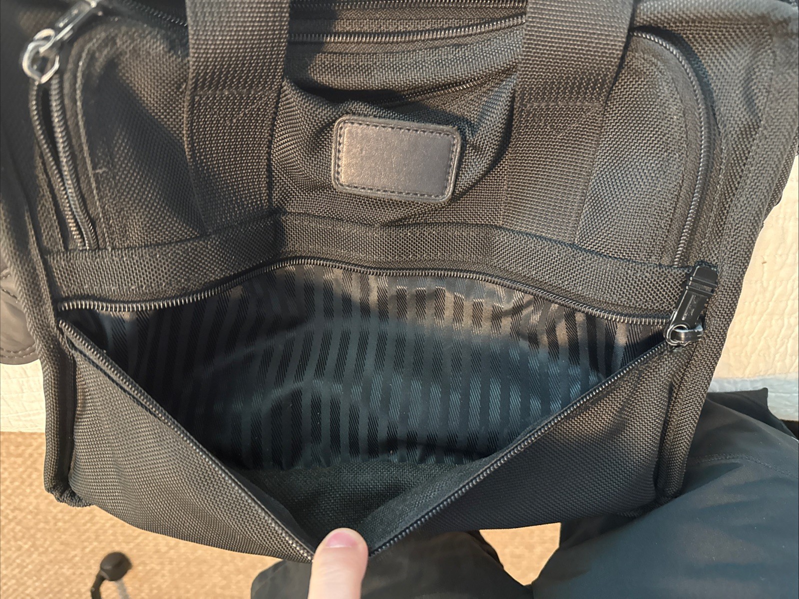 TUMI Black Nylon Expandable Laptop Carry On Travel Briefcase Case Bag 2661D3