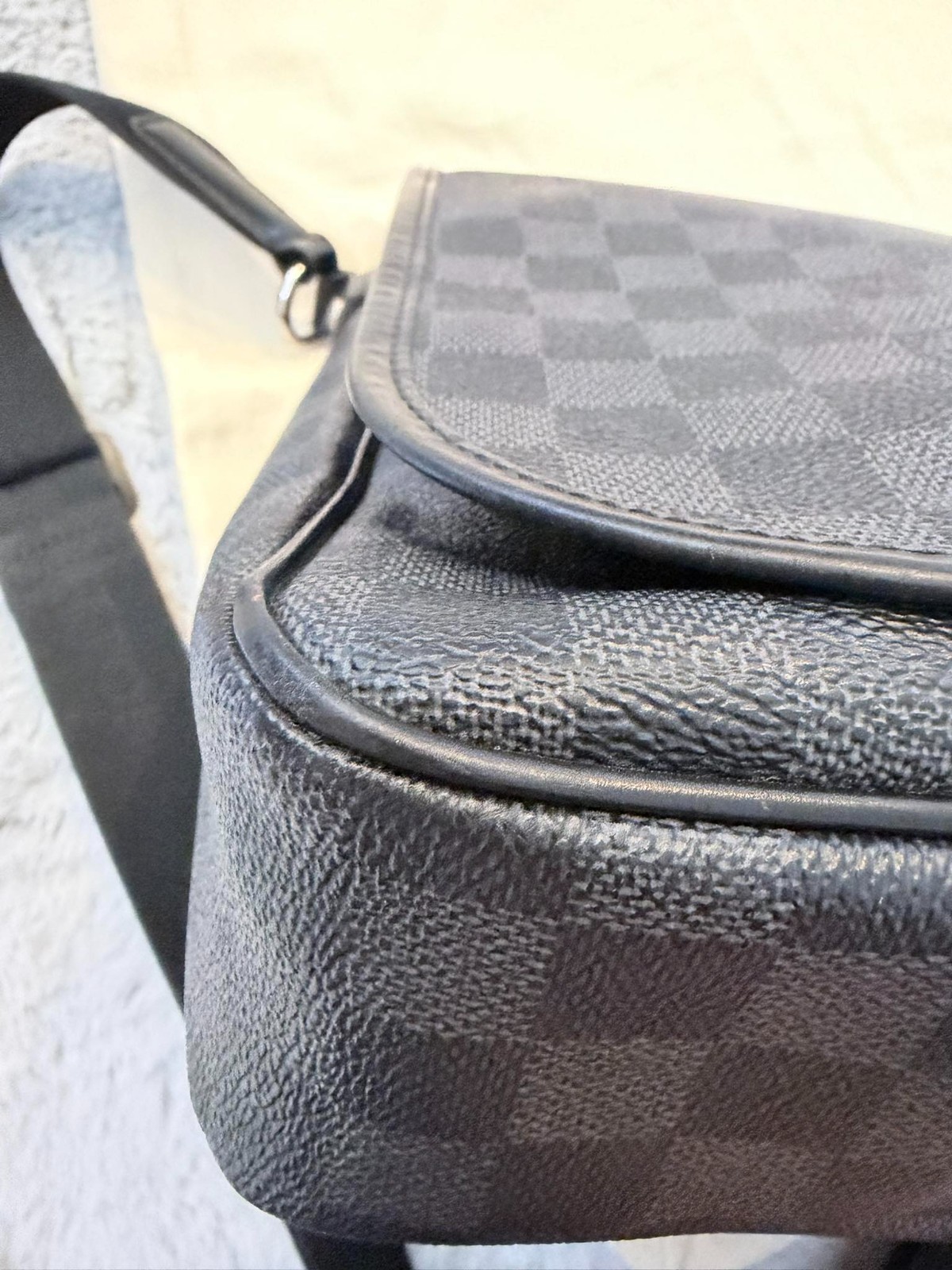 Louis Vuitton Daniel MM Damier Graphite Messenger Bag Men’s Crossbody Authentic