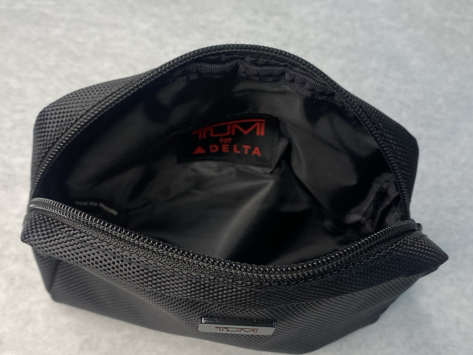 Tumi Delta Black Accessory Pouch Bag Zip Case Makeup Toiletry Travel