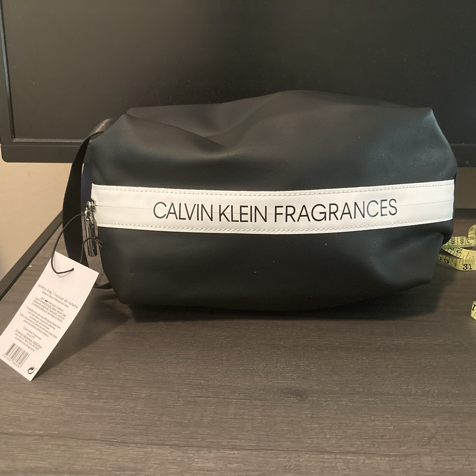 Calvin Klein Fragrances Black with Blue Zip Toiletry Wash Bag Men NWT 11×6