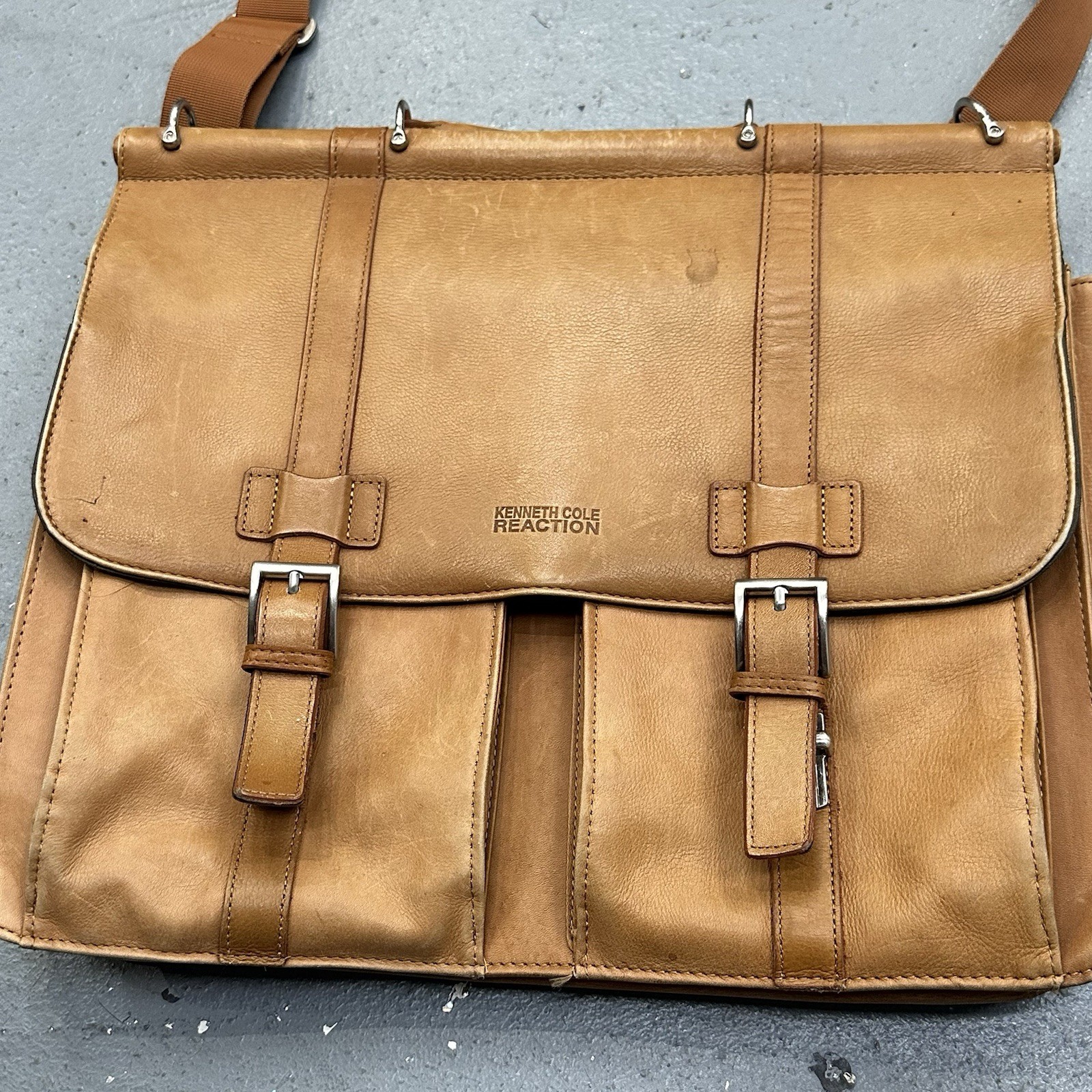 Kenneth Cole Reaction Leather Messenger Bag Beige Light Crossbody Briefcase