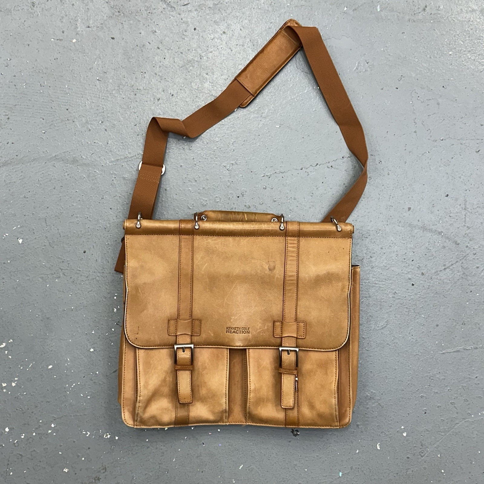Kenneth Cole Reaction Leather Messenger Bag Beige Light Crossbody Briefcase