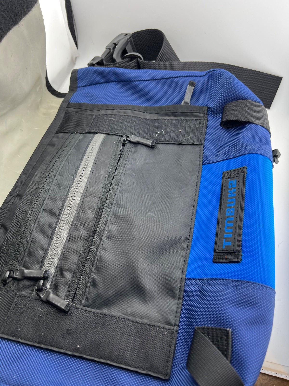 Timbuk2 Classic Messenger Bag Blue Two Tone Color Block Commuter Laptop Medium