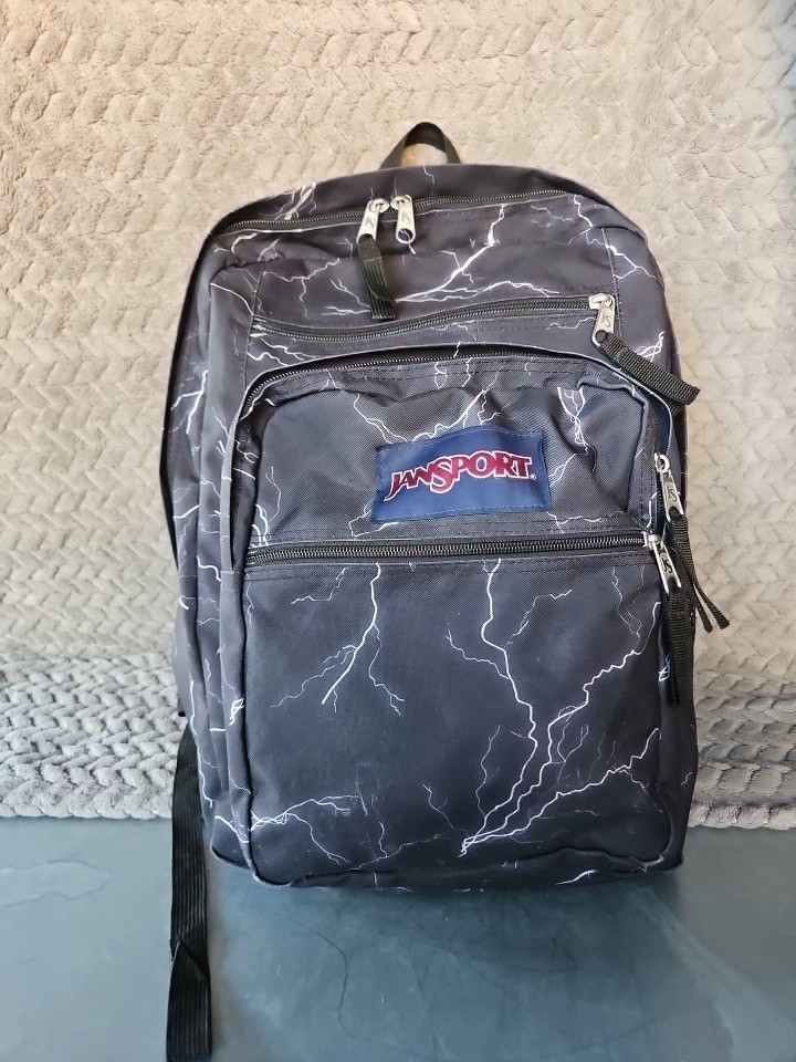 JanSport JS0A47AK Big Student Backpack 2100 cu in 34L 17 x 13 x 7.5 in