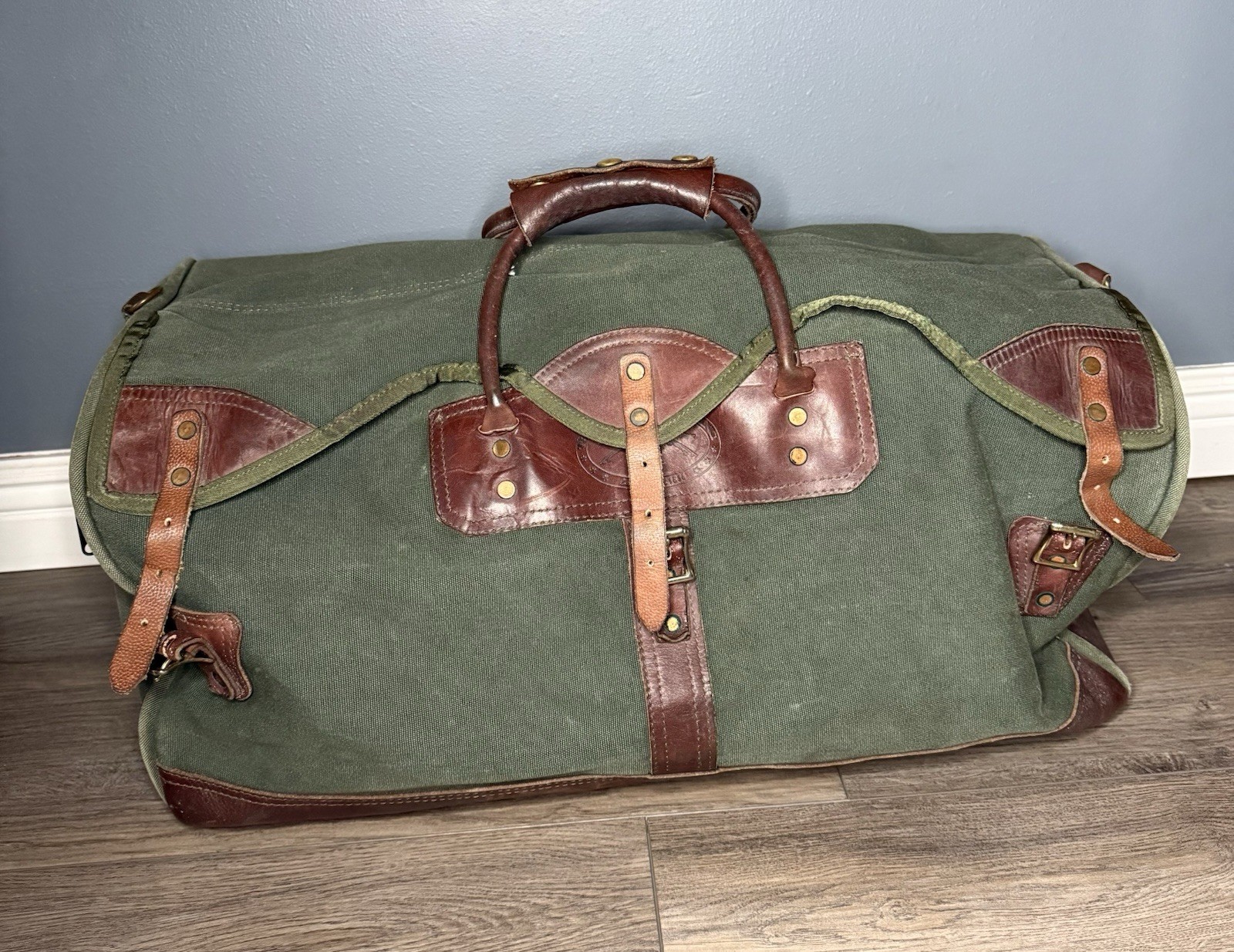 Vtg Orvis Battenkill Green Canvas Leather Bottom Large Duffle Bag 24″x12”x12”