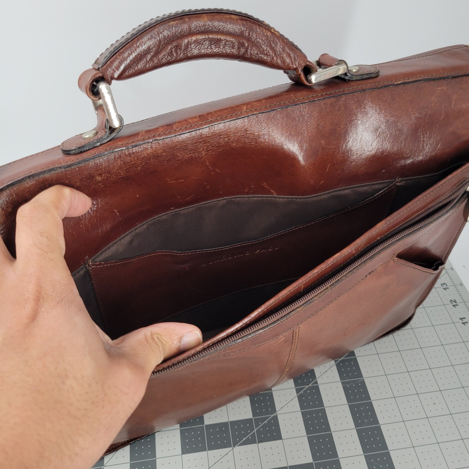 Pelle Studio Wilsons Italian Leather Brown Messenger Laptop Bag 17″x13″