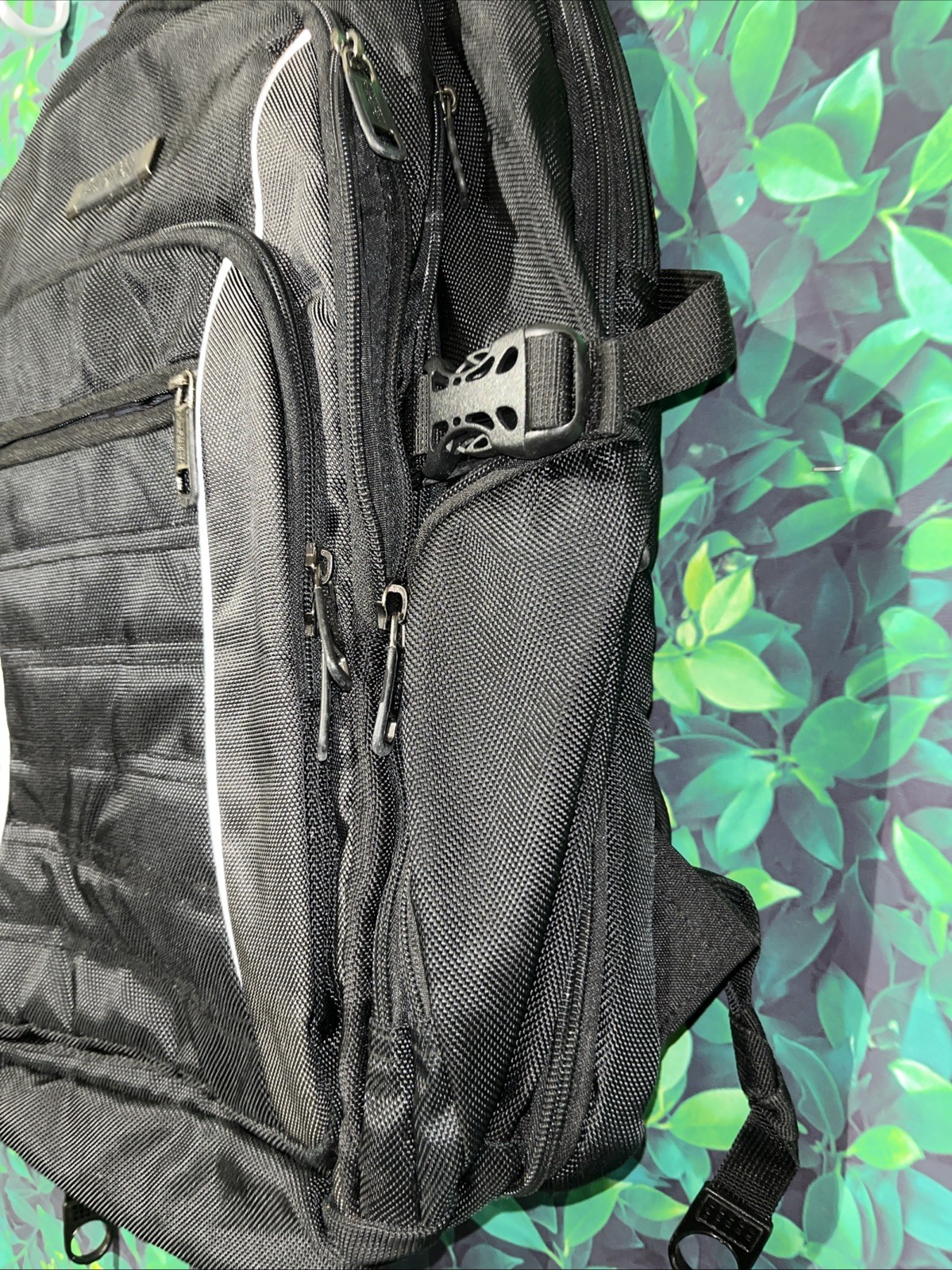 Kenneth Cole Reaction No Looking Back laptop backpack With defects