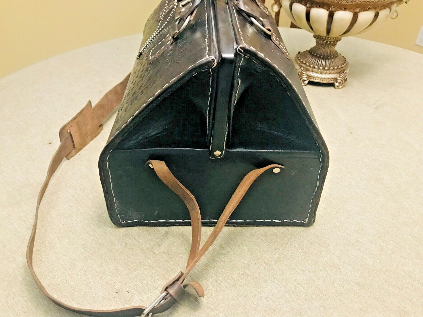 1930s Leather Gladstone Bag / Briefcase / Travel Bag / Messenger Bag – Spain