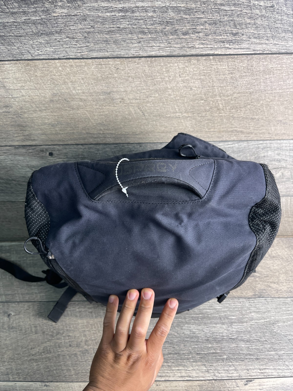 Osprey Backpack Commuter Navy Zip Inner Pocket Laptop Sleeve Adjustable Shoulder