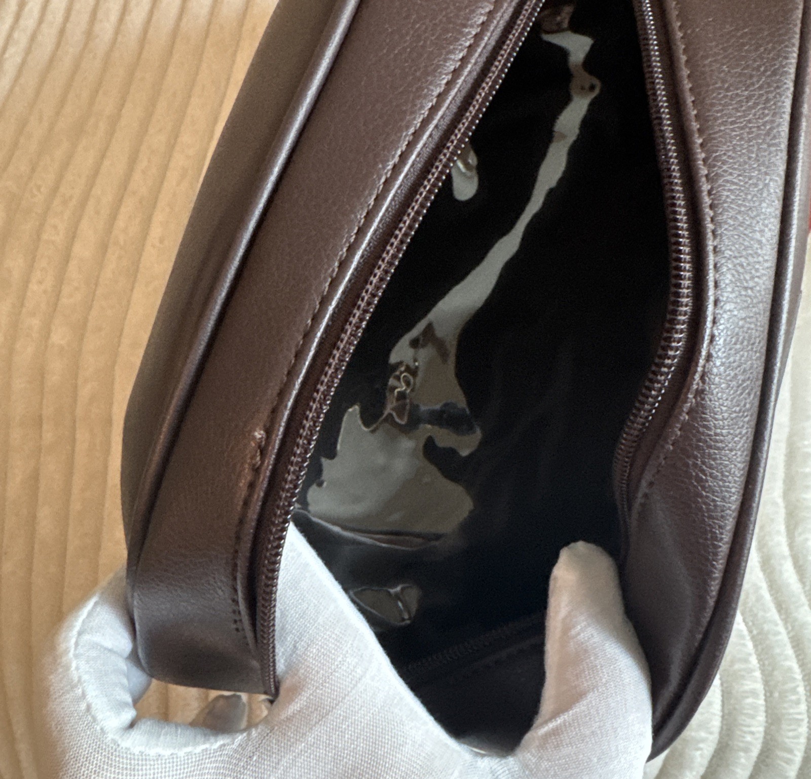 Perry Ellis Brown Leather Zip Men’s Toiletry Bag (available also in Black color)