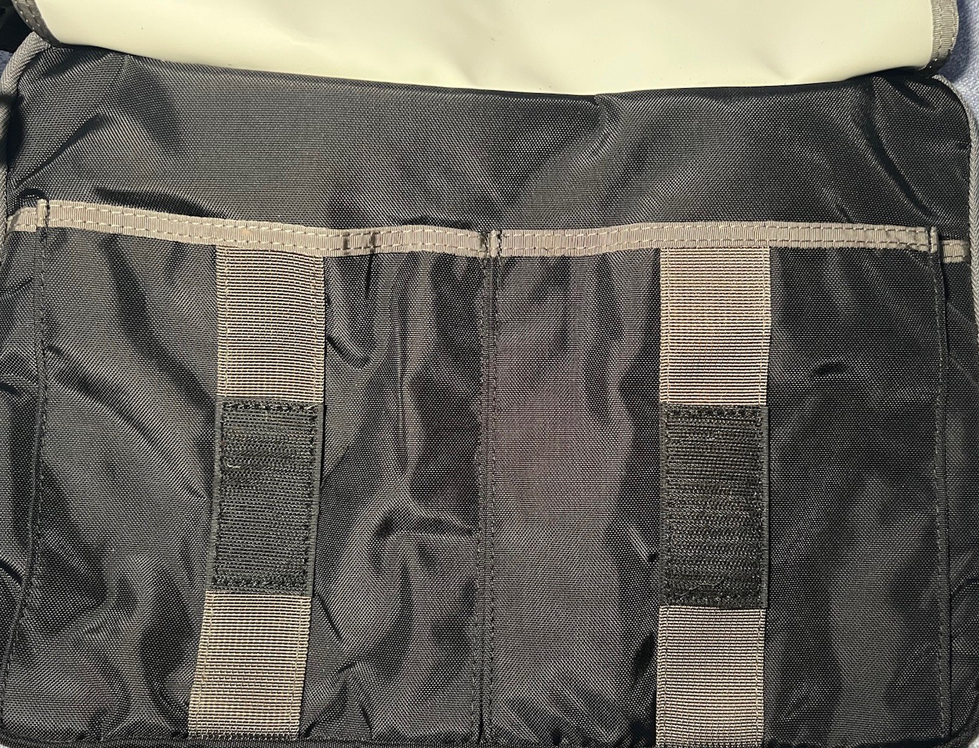 Timbuk2 Black Quickie Carrying Laptop Case Crossbody 13 Inch