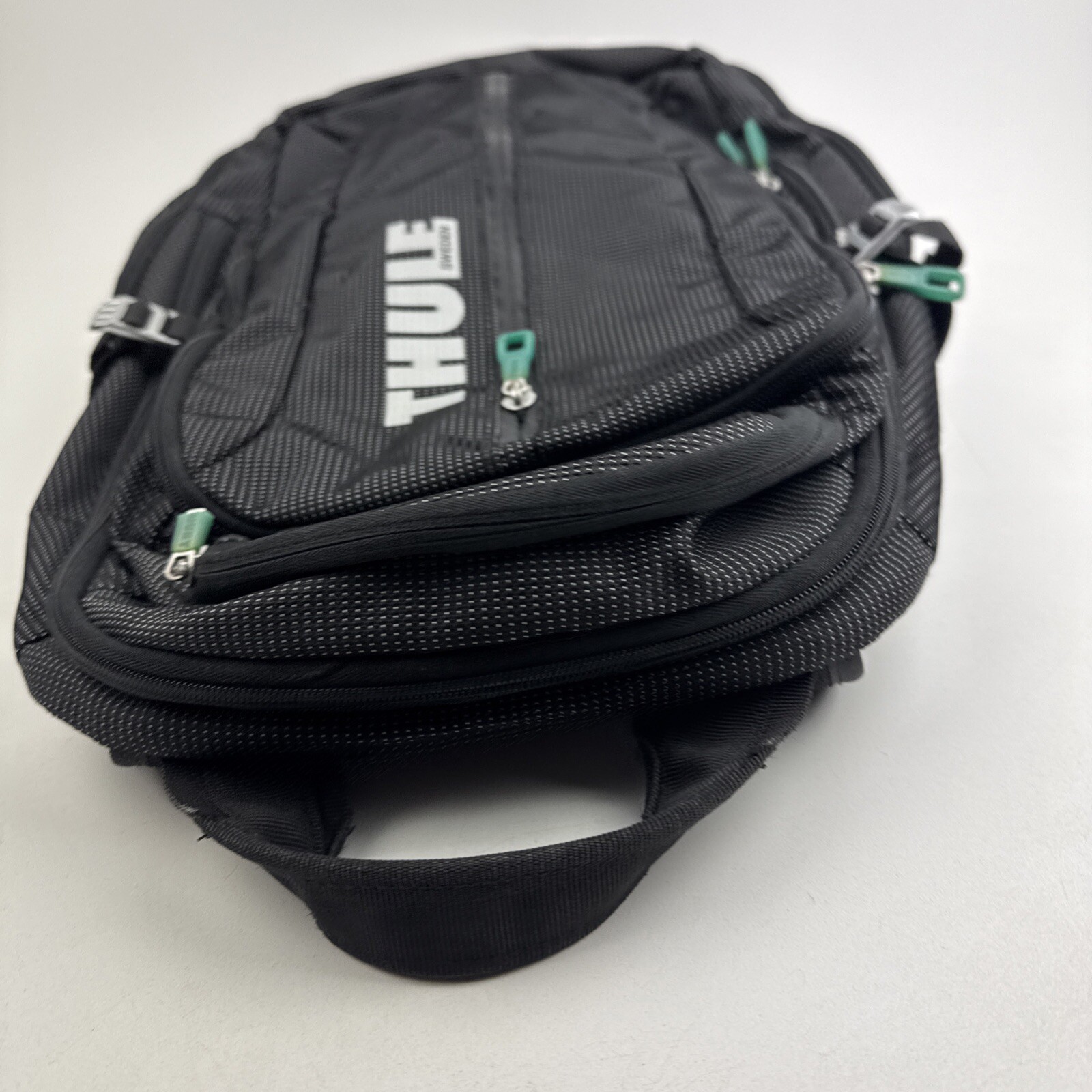 THULE Crossover Backpack Computer Travel Laptop Black w White Spec