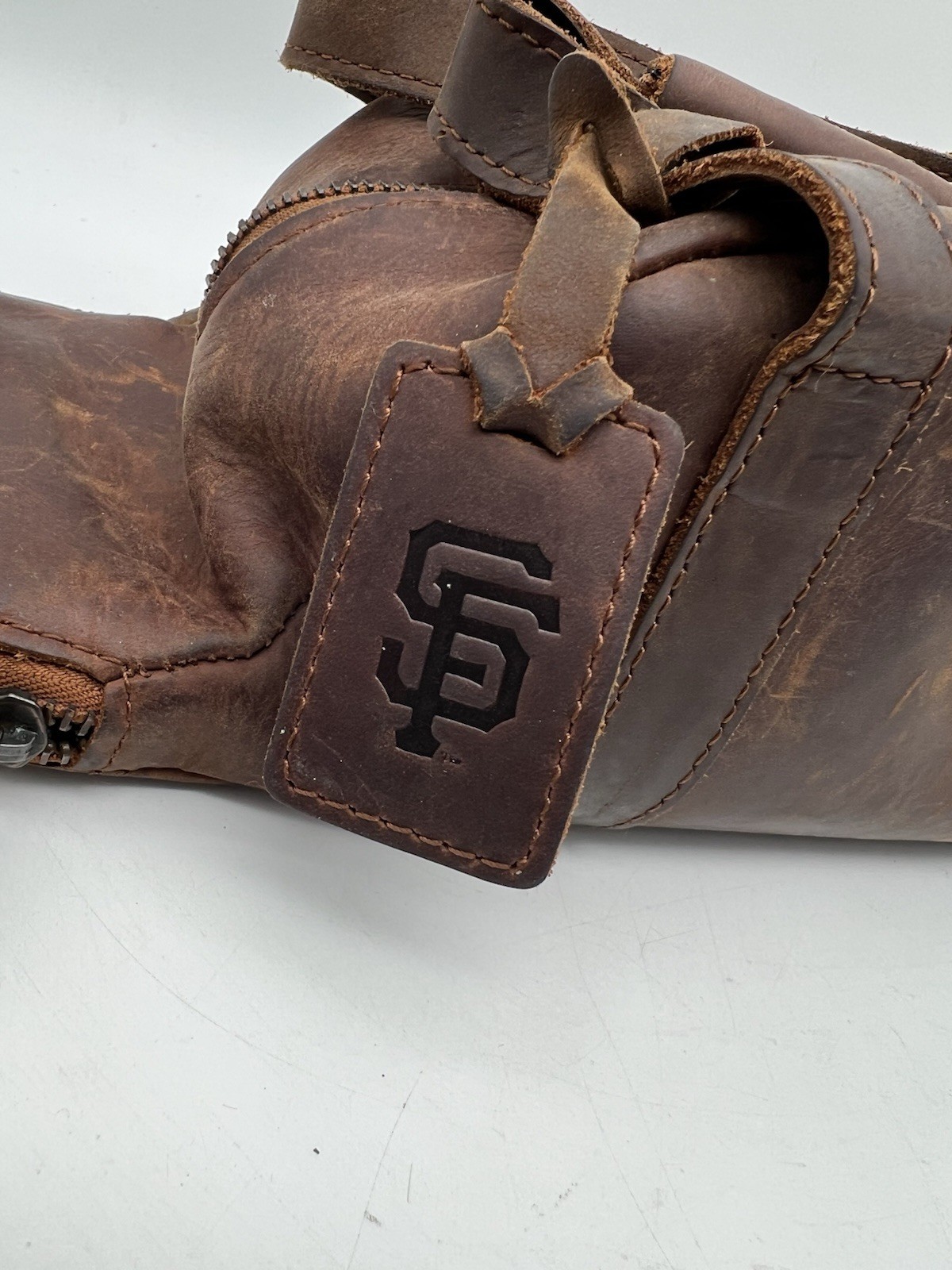 Baseballism Glove Leather Toiletry Bat Bag – MLB San Francisco Giants