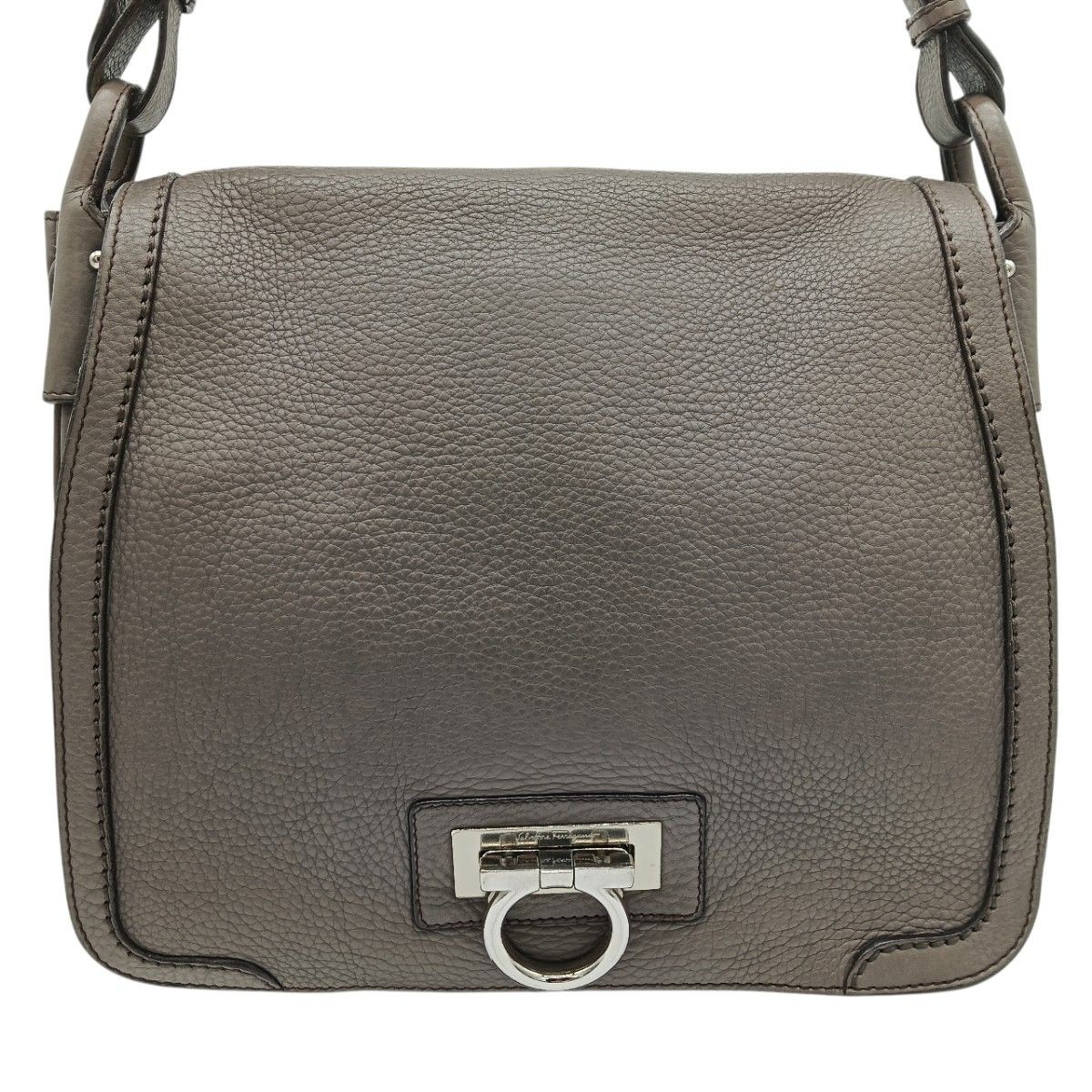 Salvatore Ferragamo Gancini One Authentic Shoulder Bag Leather 24×28cm