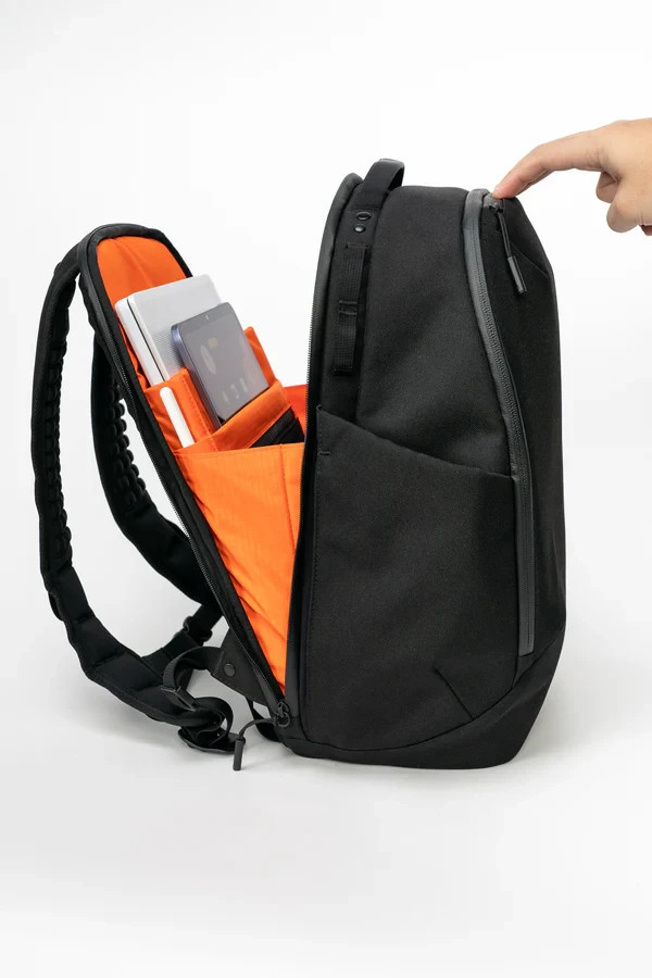 BRAND NEW Linus Tech Tips LTT Black Commuter Backpack 20L