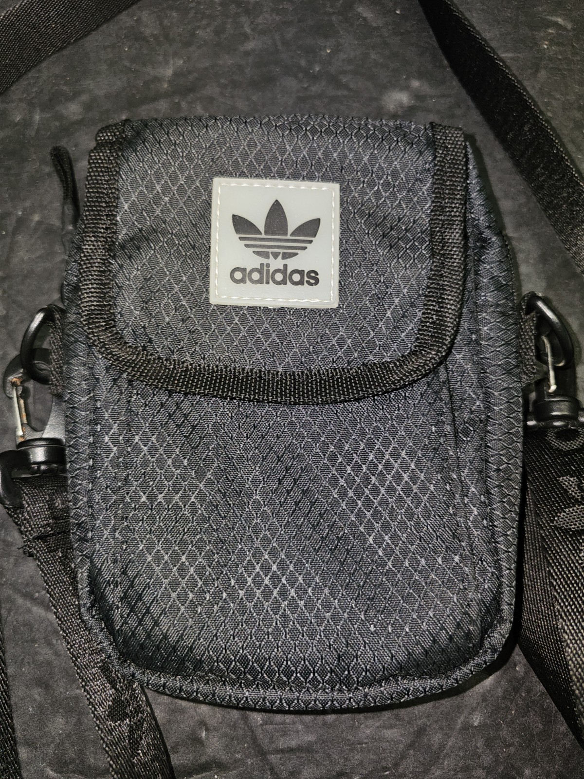 Adidas Alliance II Sackpack Drawstring Sling Bag Zipper Pockets & Crossbody Bag